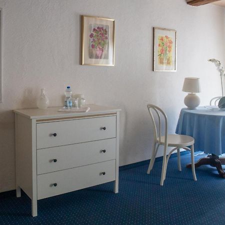 Hotel Zum Alten Schweizer 트완 외부 사진
