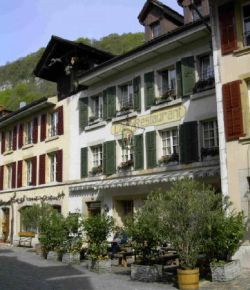 Hotel Zum Alten Schweizer 트완 외부 사진