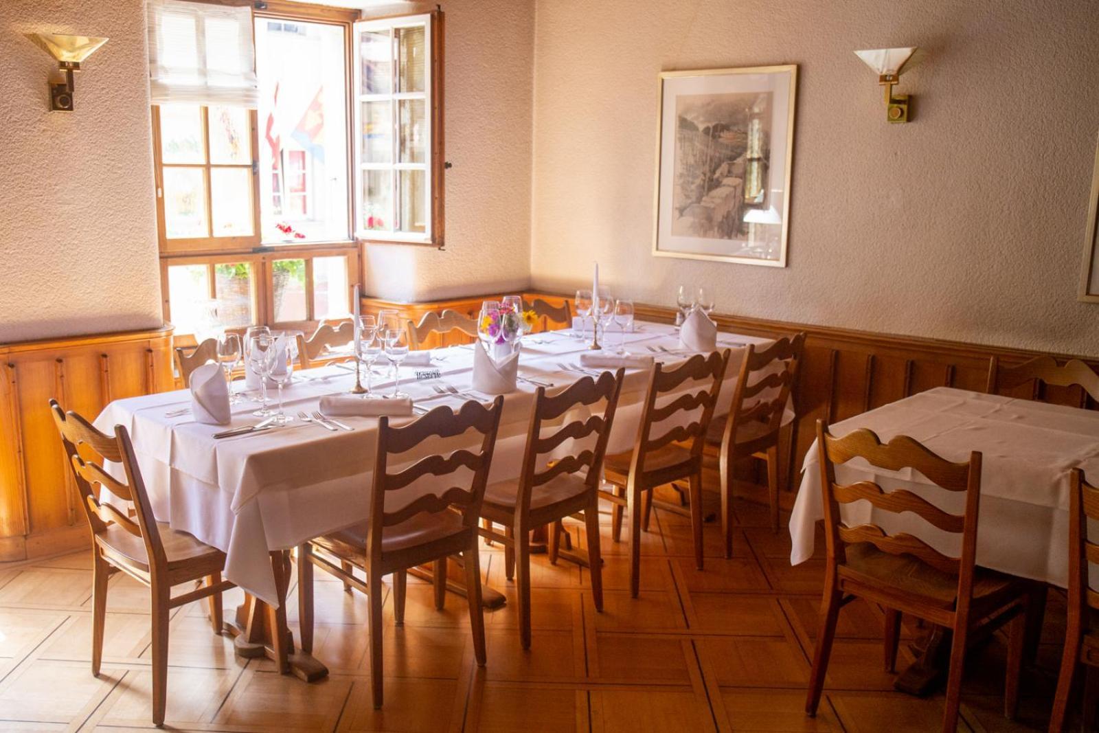Hotel Zum Alten Schweizer 트완 외부 사진